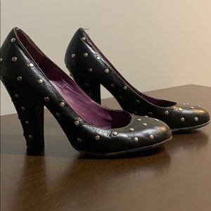 Marc Jacobs 39 silver studded black heels.